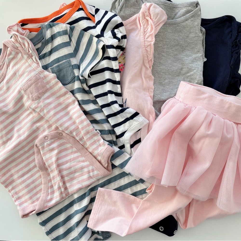 SOLD ! ! ! NEW GAP Baby Kids Cotton One-piece Pants Bundle Size12-18 months EUC